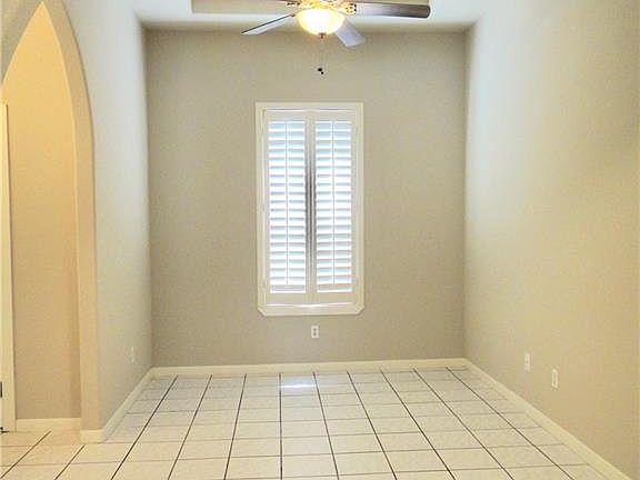 4th image of 2211 Nicole Dr