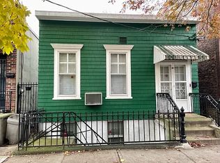 3527 10th St, Astoria, NY 11106