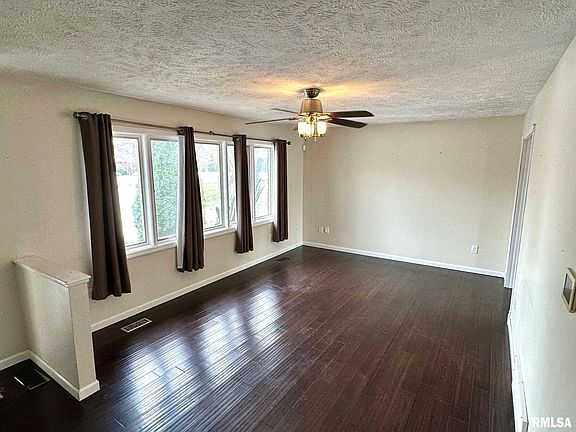 4th image of 28 Jacobs Ln