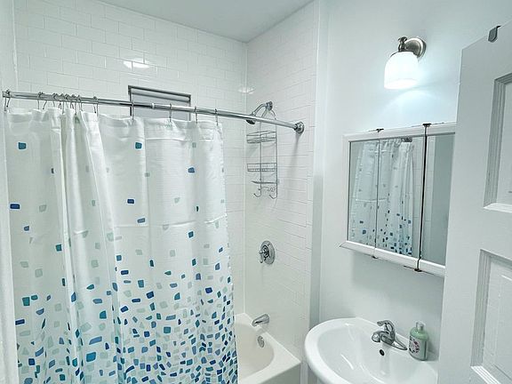 4th image of 50 Dane St #1