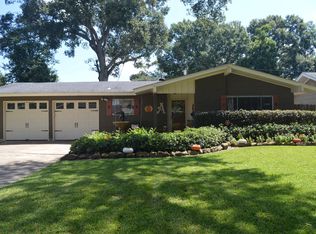 3207 Moor Dr, Nederland, TX 77627