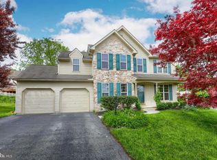 102 Esther Dr, Lancaster, PA 17601