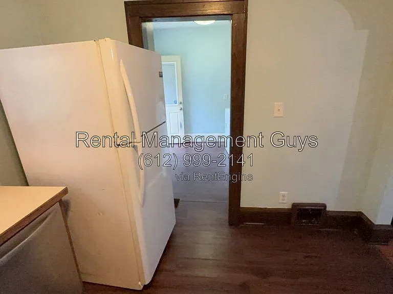 3241 Humboldt Ave N — Photo 10