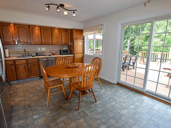 4th image of 179 Cotter Ave