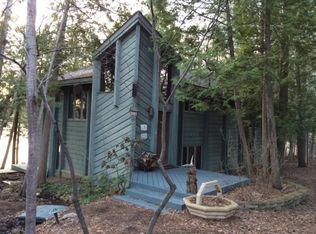 9099 Birch Terrace Rd, Charlevoix, MI 49720