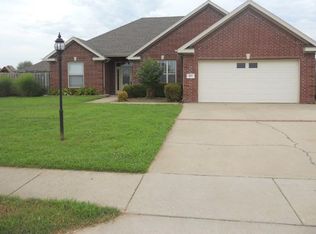 105 Greer St, Pea Ridge, AR 72751