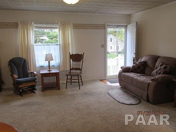 2nd image of 209 W Gloria Dr