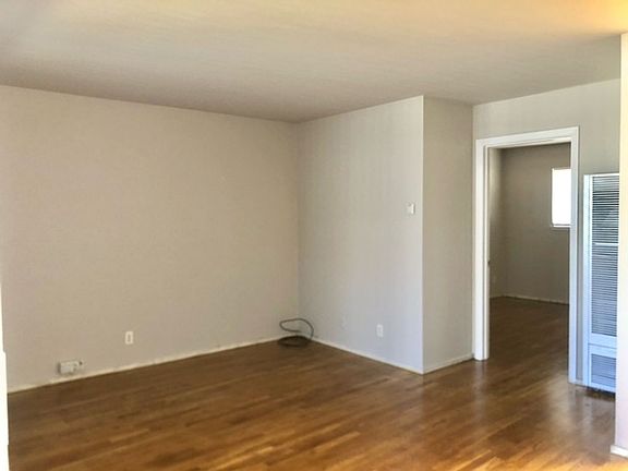 3rd image of 427 N San Anselmo Ave APT 3