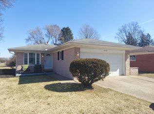 5238 Ridgetop Dr, Waterford, MI 48327