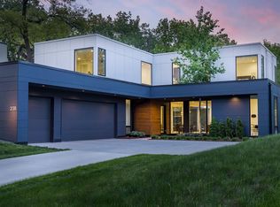 238 Ski Hill Rd, Golden Valley, MN 55422