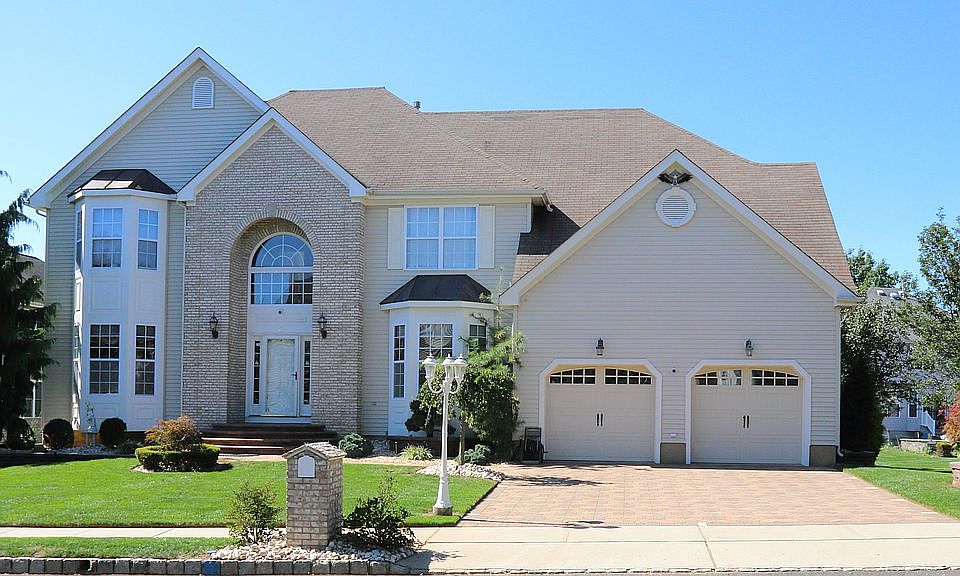 1st image of 6 Apple Ridge Way