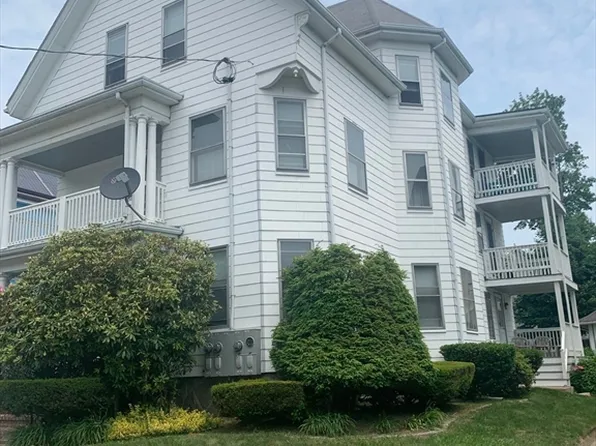 35 Ellis St, Brockton, MA 02302