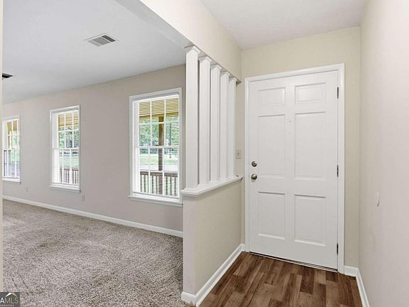3rd image of 3518 Meadow Ln