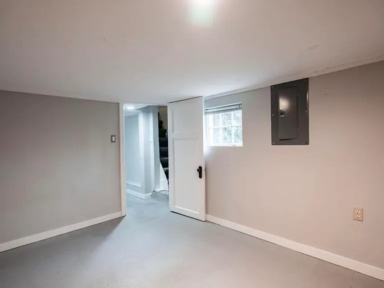 2300 Rindall Ave — Photo 13