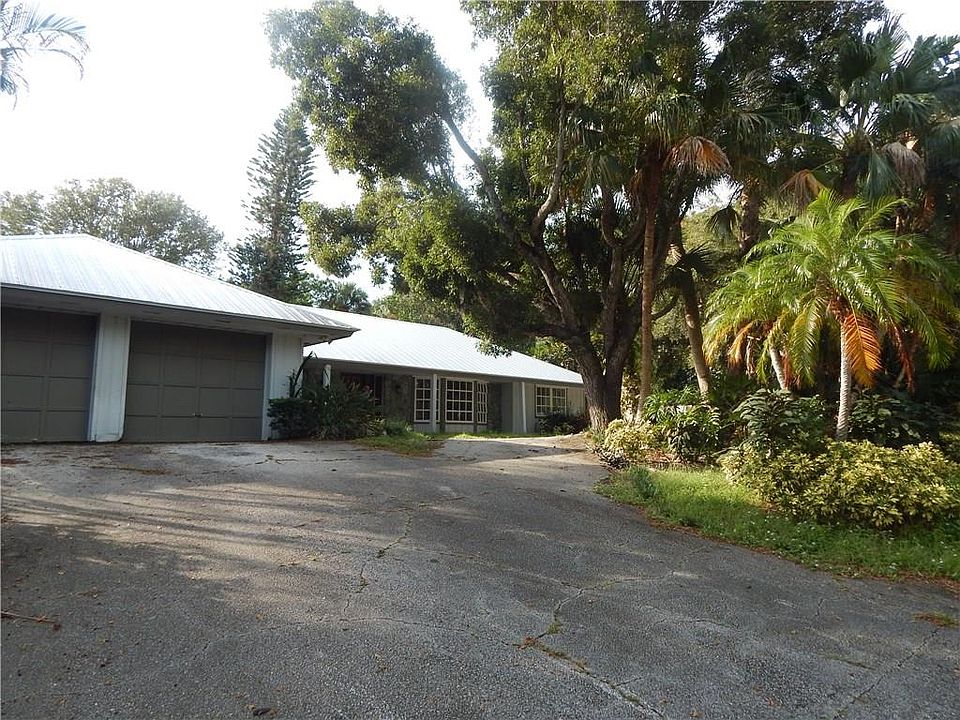 1st image of 17 Riverview Dr