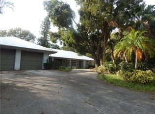 17 Riverview Dr, Sewalls Pt, FL 34996