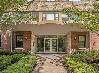 15 Hill Park Avenue #1C, Great Neck, NY 11021