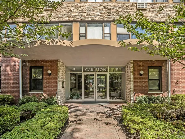 15 Hill Park Avenue #1C, Great Neck, NY 11021