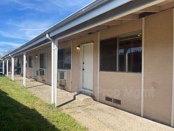 2nd image of 1724 Wright St APT 3