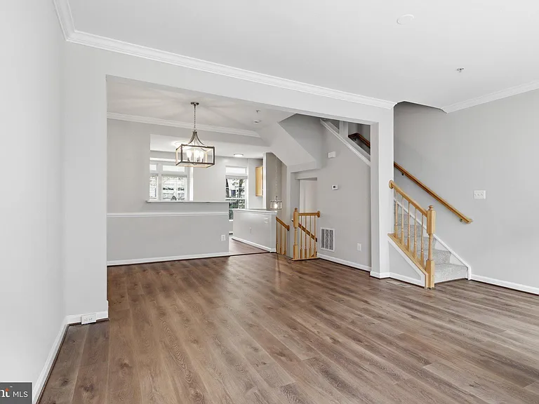986 Harrison Cir — Photo 8