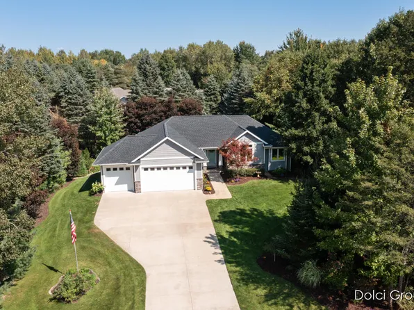475 Red Fox Trl NE, Sparta, MI 49345