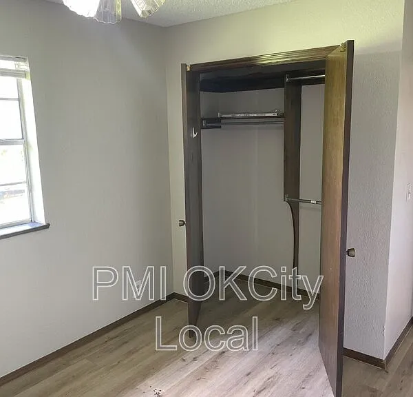 2325 N Redmond Ave — Photo 13