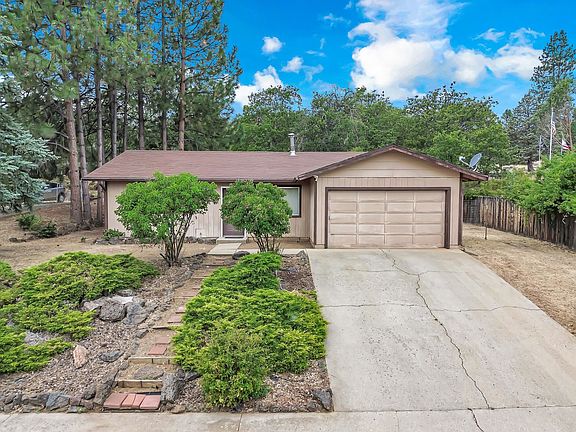 3rd image of 805 Meadowlark Ln