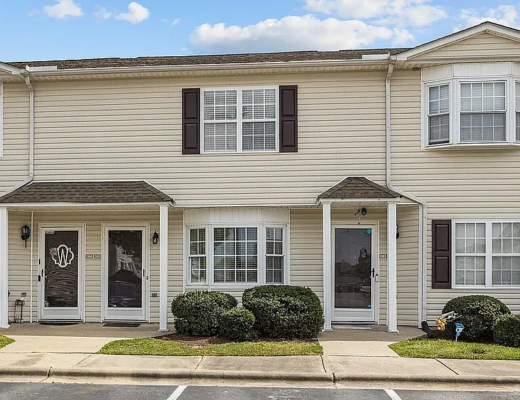 3808 E Vancroft Cir #MM9 — Photo 1