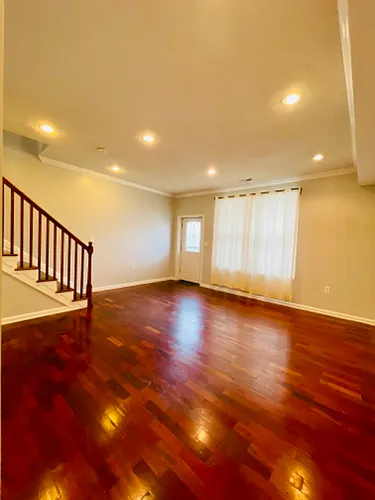 523 Florida Ave NE Photo 1