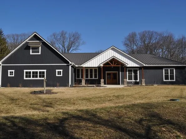 7102 Greenwell Rd, Huntertown, IN 46723