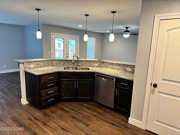 5th image of 1706 Radcliff Dr
