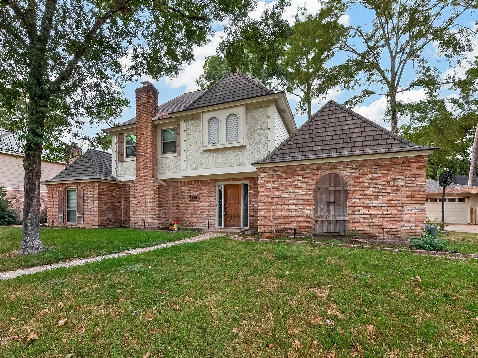 4 bed, 2.5 bath, 2496 sqft, $2,195 — Photo 4