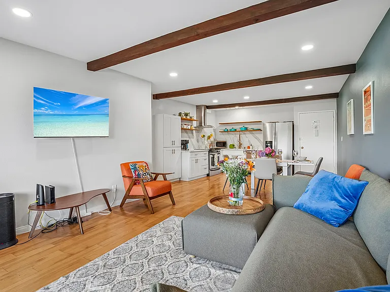 1701 Clinton St #210 — Photo 20