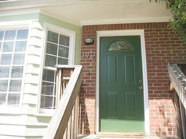 1st image of 179 Brighton Ct SW