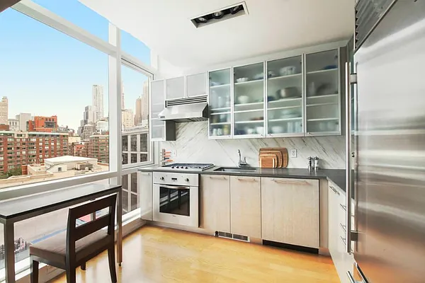 Rented by Town Residential | media 3