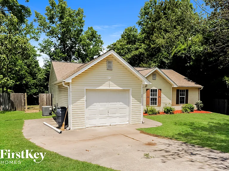 5255 Hillcrest Glenn Dr — Photo 2