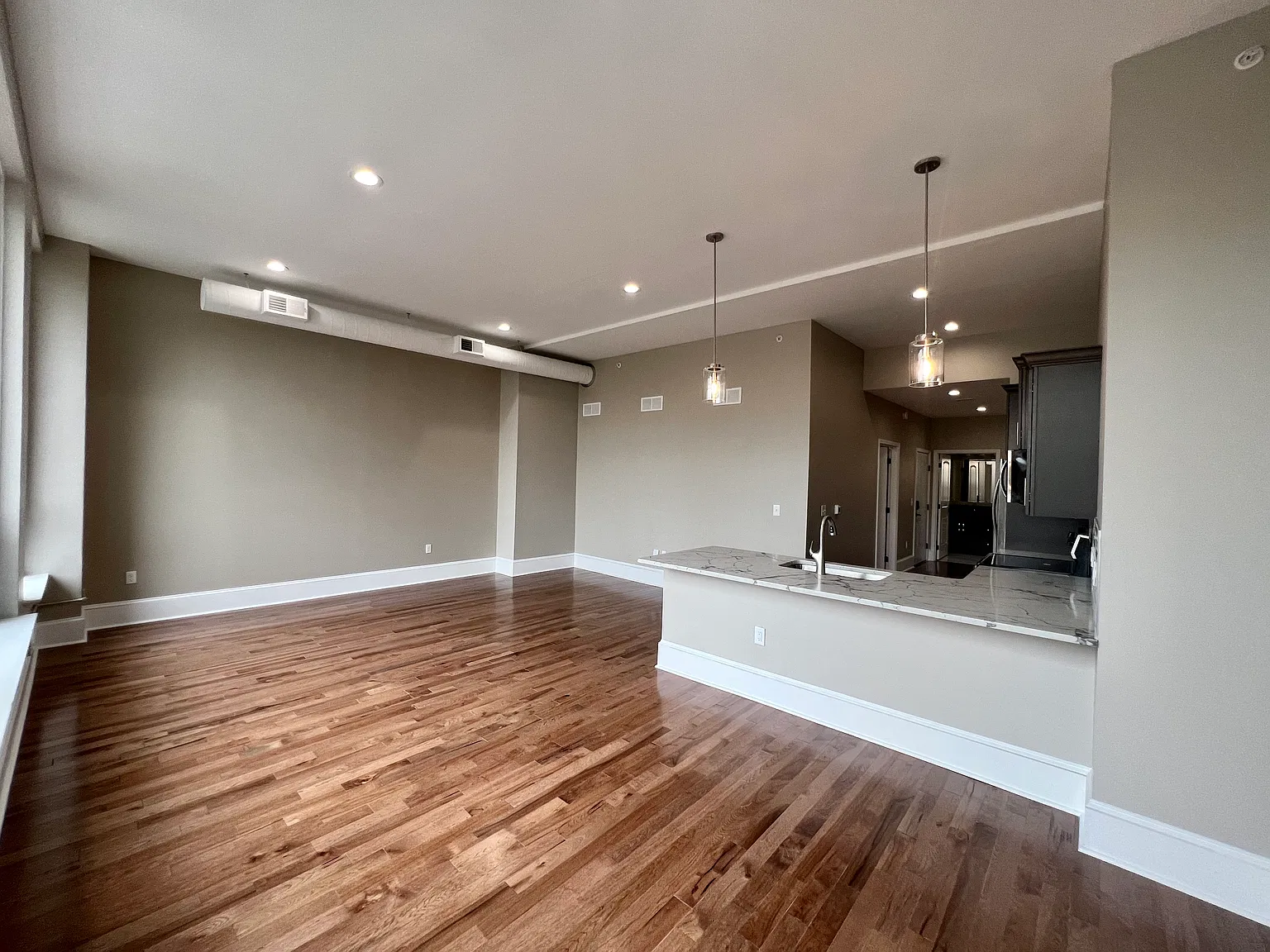 1 bed, 850 sqft, $1,850 — Photo 2