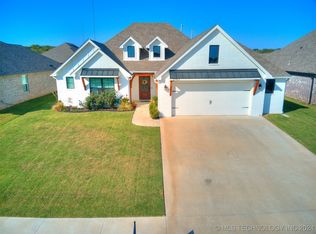 27413 E 109th Pl S, Coweta, OK 74429