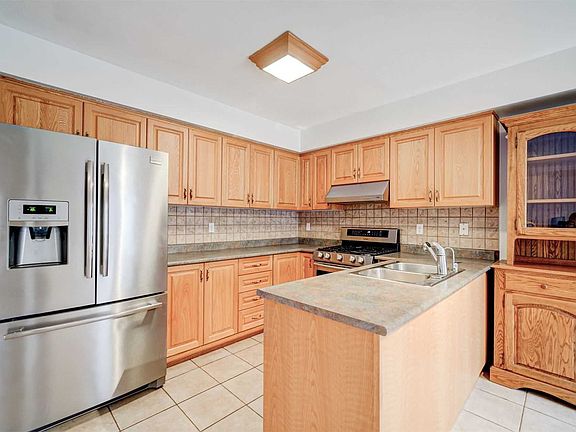 4th image of 107 Sawmill Valley Dr
