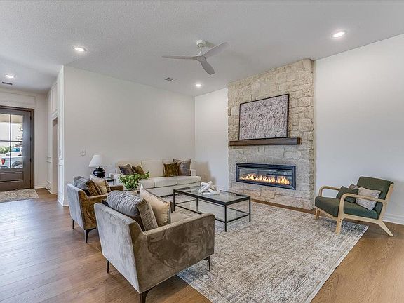 5th image of 14284 Oakwood