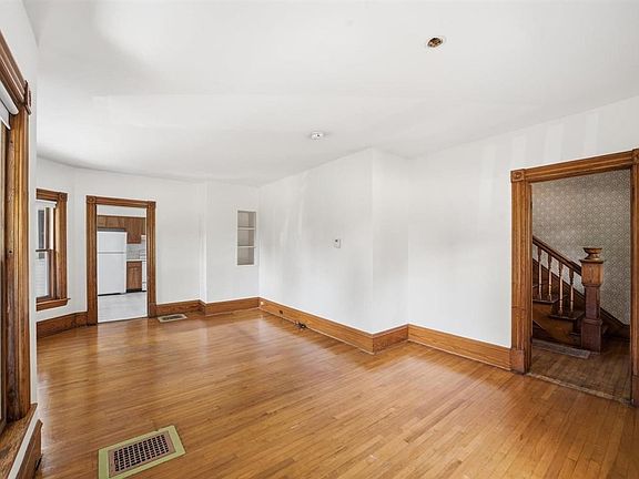 5th image of 36 Henry Street