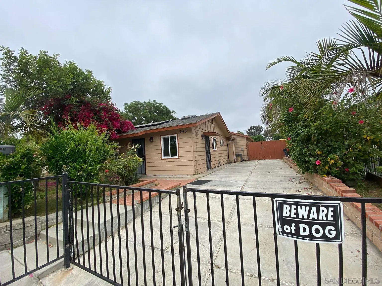 5 bed, 2.0 bath, 1566 sqft, $5,500 — Photo 2