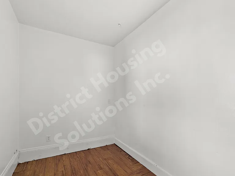 8302 Sowinski Ave — Photo 11