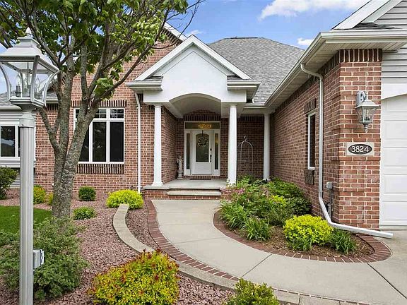 Note exterior details