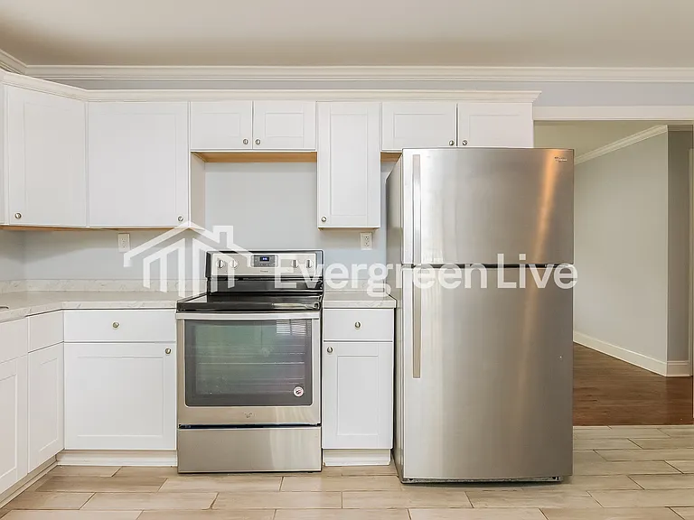 421 N Allen Rd — Photo 8