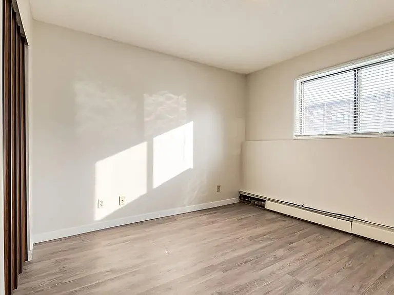 5516 47a Ave #104 — Photo 15