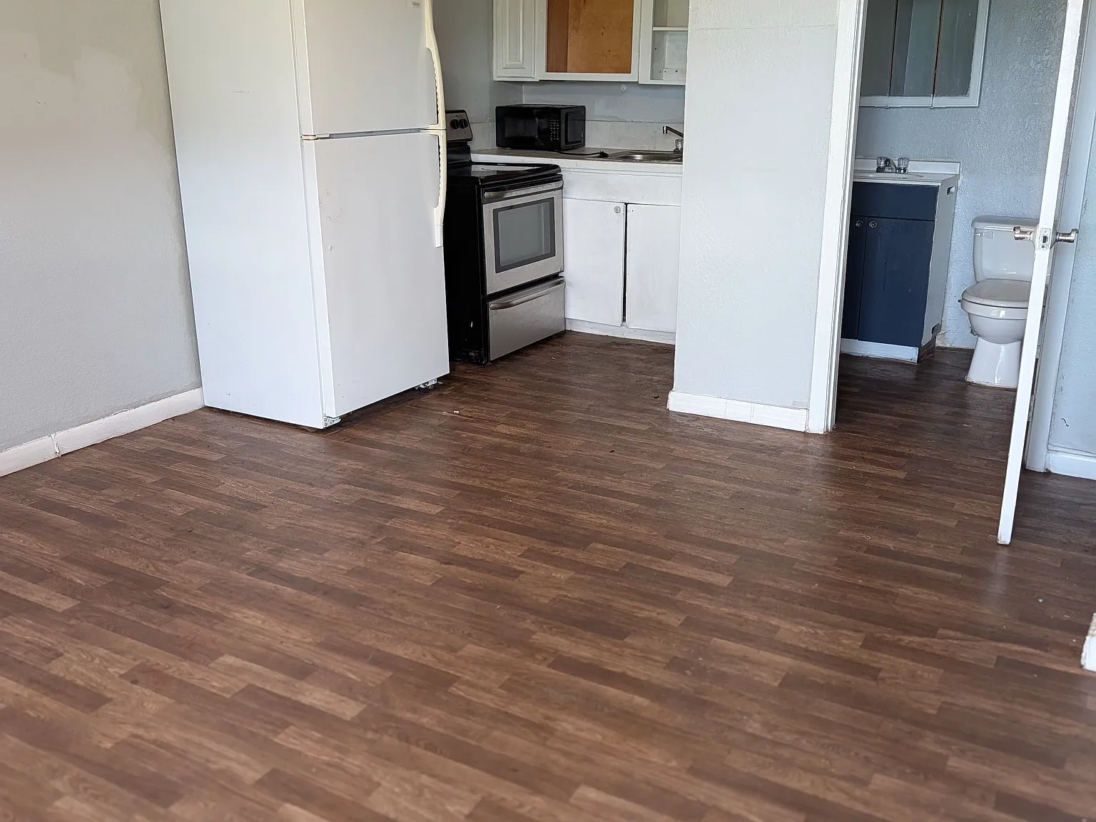 1002 Daniel Street - Unit 6 — Photo 1