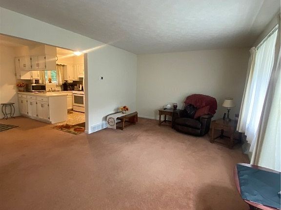 4th image of 5115 Chestnut Hill Dr