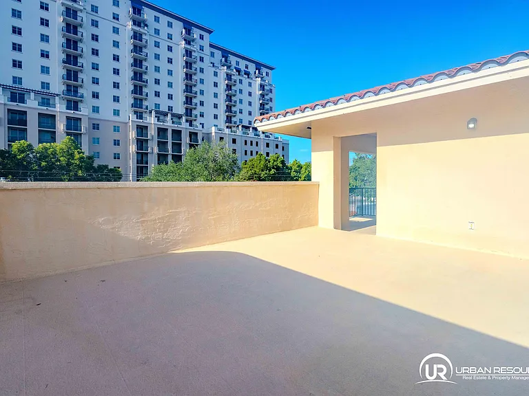 300 Majorca Ave #Penthouse 403 — Photo 37