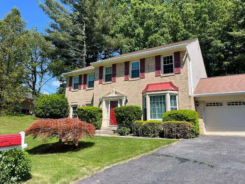 1917 Agate Dr